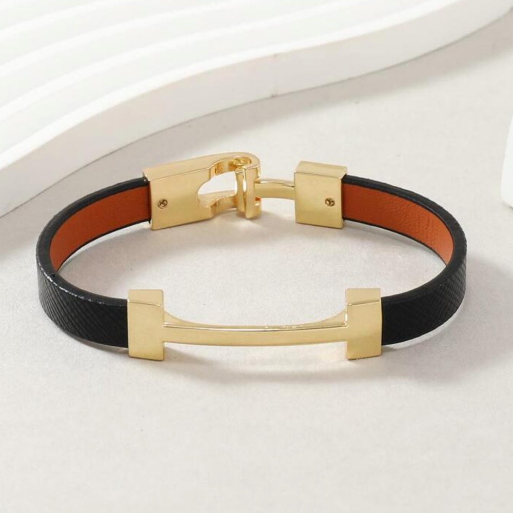 ✨NEW✨GOLD DETAILED BUCKLE BRACELET - Picture 2 of 5